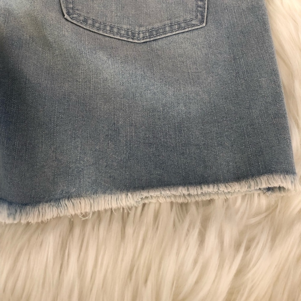 Gap Denim Stretch Mid Rise 5” Raw Hem Shorts NWT - Picture 4 of 8